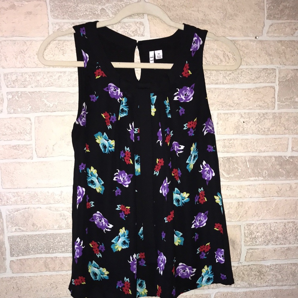 Elle Sleeveless Blouse with front bow
